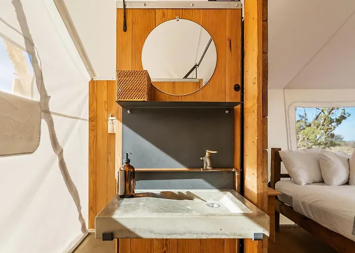 Under Canvas Grand Canyon Campo de lujo Valle